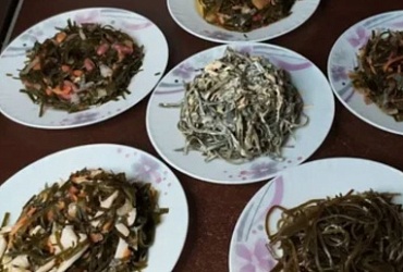 ЛЯНБАНЬ САНЬСЫ - Салат из свинины с морской капустой и вермишелью из крахмала